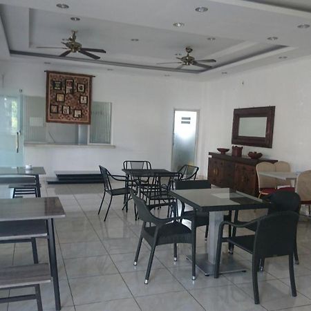 Liberty Homestay Parit  外观 照片