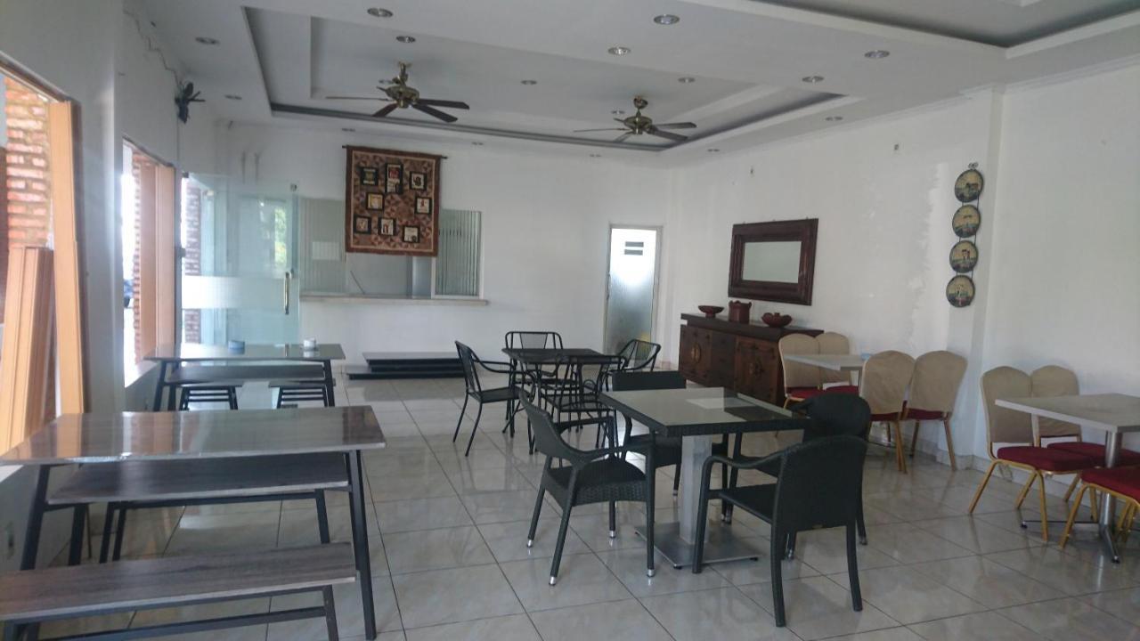 Liberty Homestay Parit  外观 照片